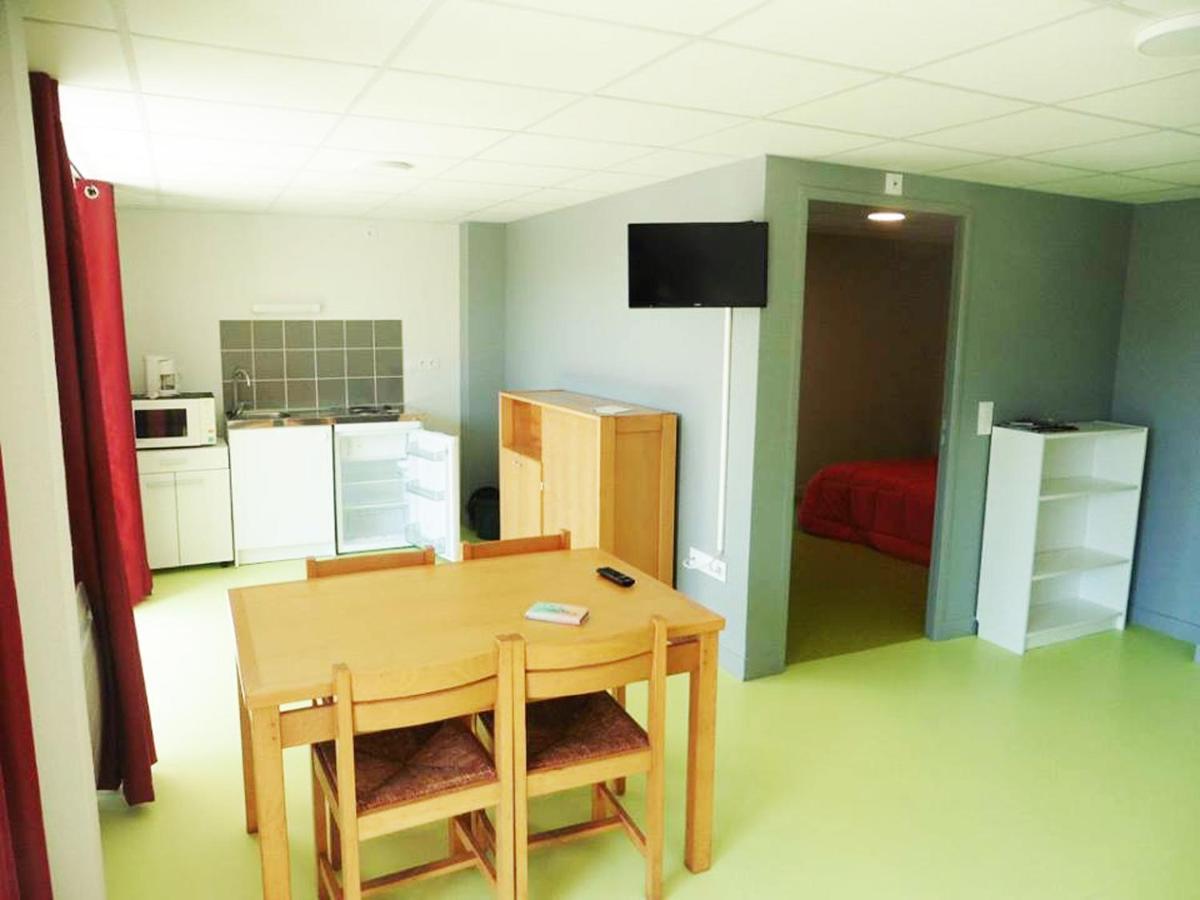 Gite Du Haut Cantal - Appartements Meubles Avec Kitchenette Et Chambres Sans Kitchenette Condat  Eksteriør bilde