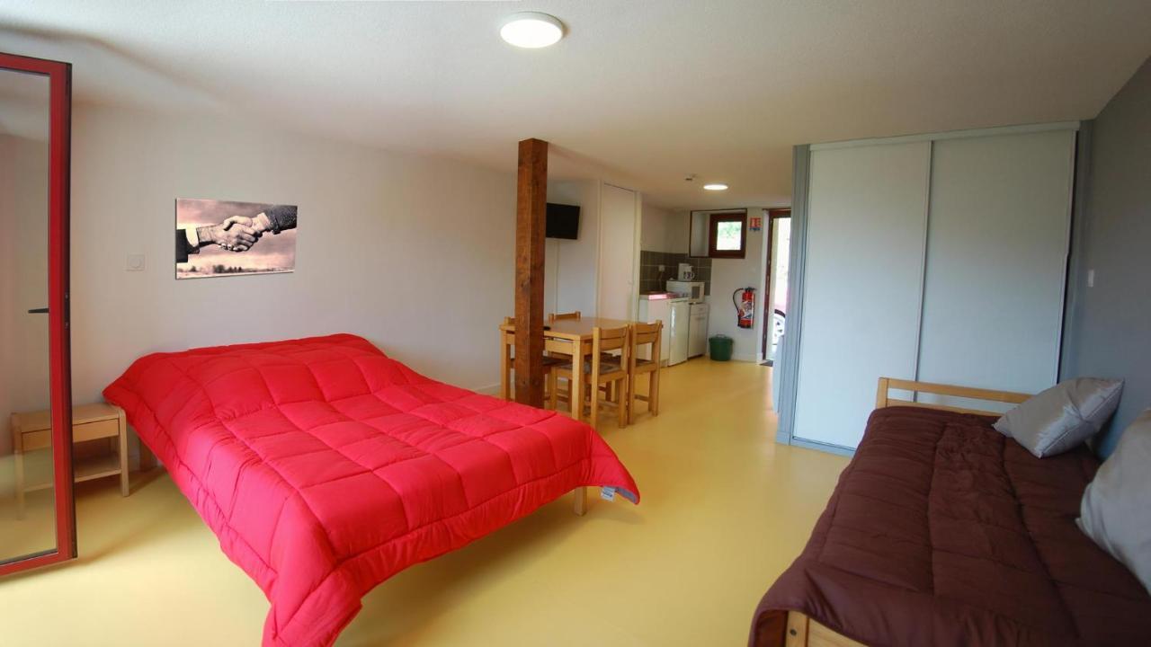 Gite Du Haut Cantal - Appartements Meubles Avec Kitchenette Et Chambres Sans Kitchenette Condat  Eksteriør bilde